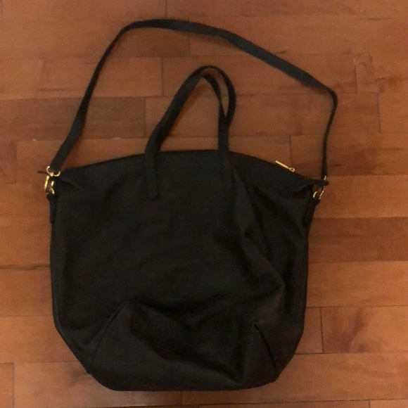 Cuyana Handbags - Cuyana oversized tote